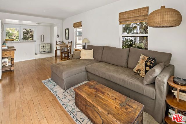 2477 Walnut Avenue, Venice (los Angeles), CA 90291