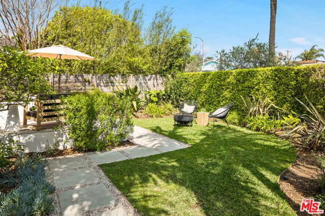 2477 Walnut Avenue, Venice (los Angeles), CA 90291