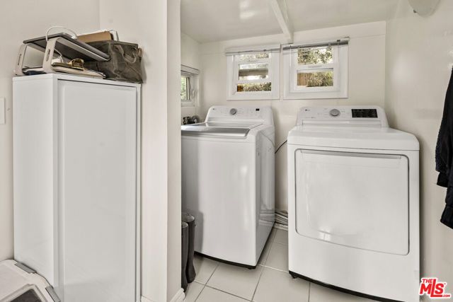 2477 Walnut Avenue, Venice (los Angeles), CA 90291