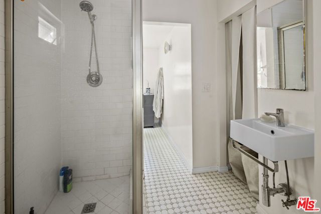 2477 Walnut Avenue, Venice (los Angeles), CA 90291