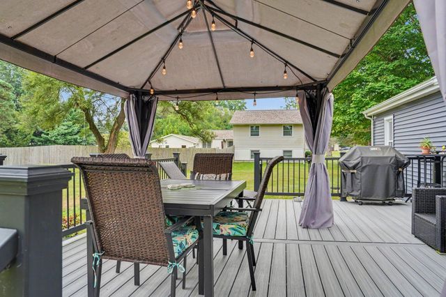 929 Bacon Avenue, Portage City, MI 49002