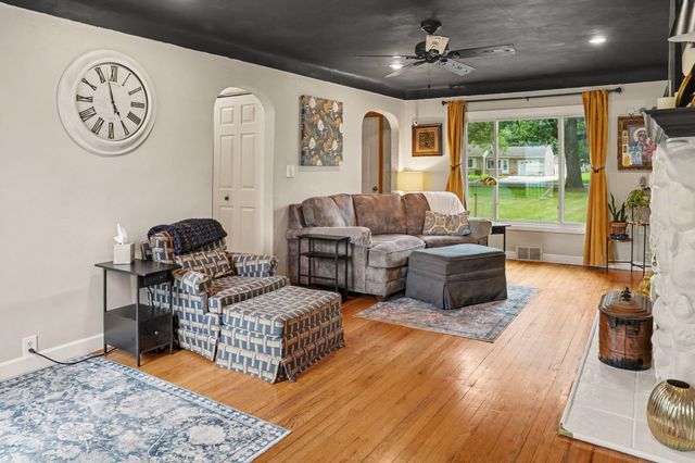 929 Bacon Avenue, Portage City, MI 49002