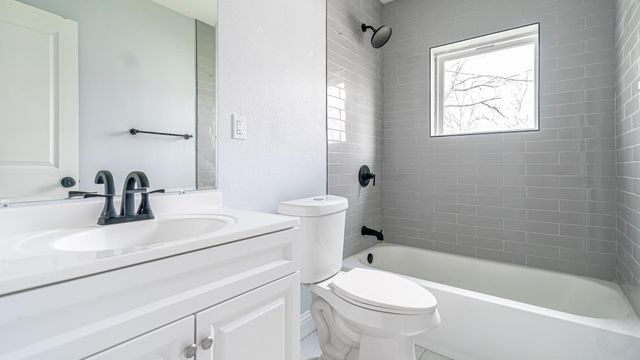 542 S Redford Lane, White Settlement, TX 76108