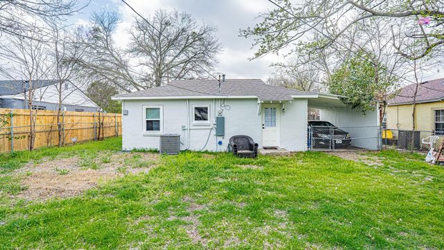 542 S Redford Lane, White Settlement, TX 76108