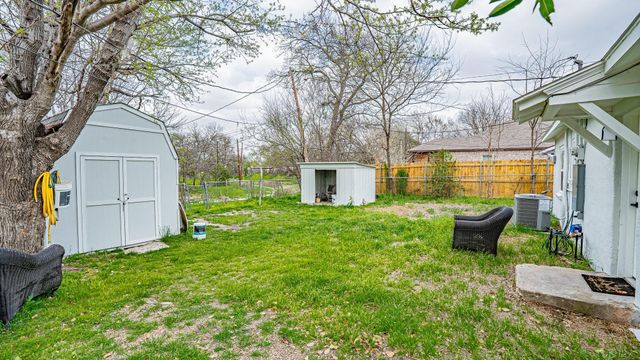 542 S Redford Lane, White Settlement, TX 76108