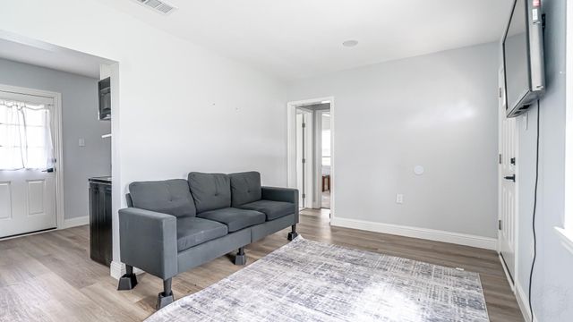 542 S Redford Lane, White Settlement, TX 76108