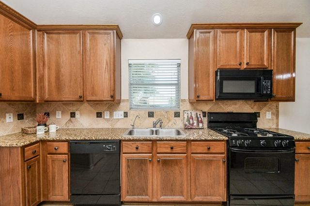 6030 Wildbriar Lane, Richmond, TX 77469