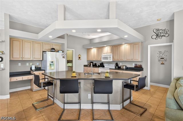 1217 SW 18th ST, Cape Coral, FL 33991