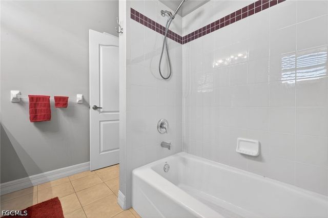 1217 SW 18th ST, Cape Coral, FL 33991