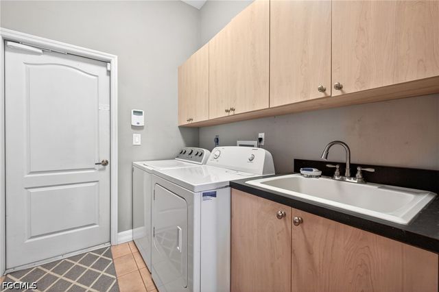 1217 SW 18th ST, Cape Coral, FL 33991