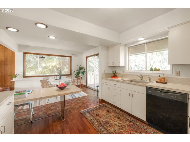 15235 Ne CLACKAMAS St, Portland, OR 97230