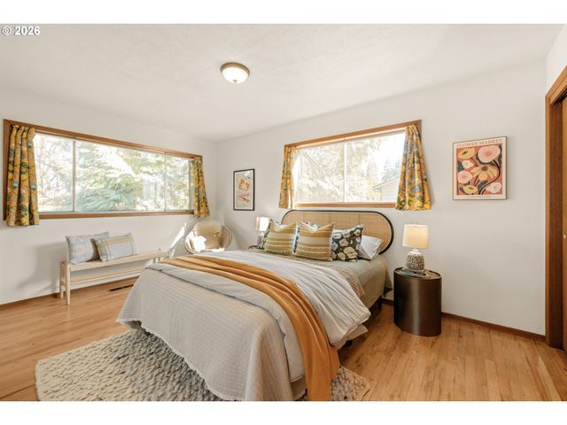 15235 Ne CLACKAMAS St, Portland, OR 97230