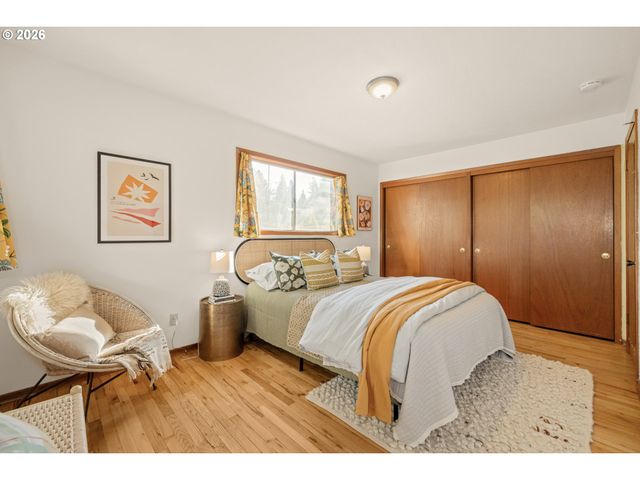 15235 Ne CLACKAMAS St, Portland, OR 97230