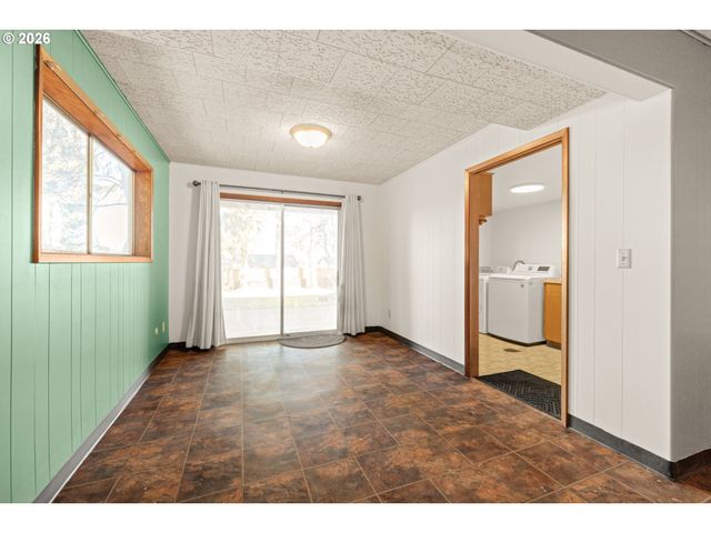 15235 Ne CLACKAMAS St, Portland, OR 97230