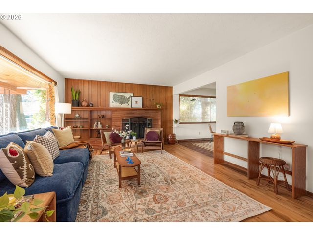 15235 Ne CLACKAMAS St, Portland, OR 97230