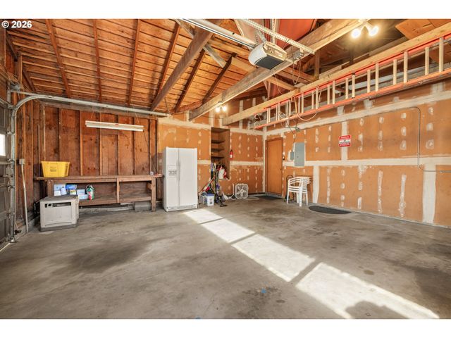 15235 Ne CLACKAMAS St, Portland, OR 97230