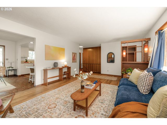 15235 Ne CLACKAMAS St, Portland, OR 97230