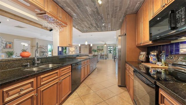 836 MAGELLAN DRIVE, Sarasota, FL 34243