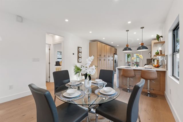 975 55 St, Oakland, CA 94608