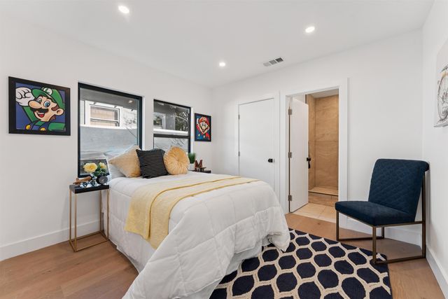 975 55 St, Oakland, CA 94608