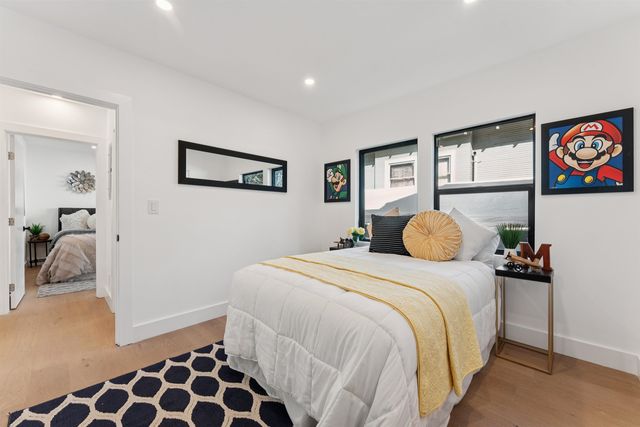 975 55 St, Oakland, CA 94608