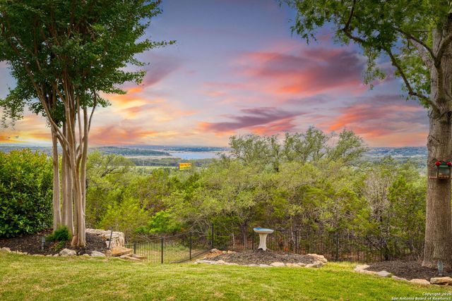 948 Cougar, Canyon Lake, TX 78133