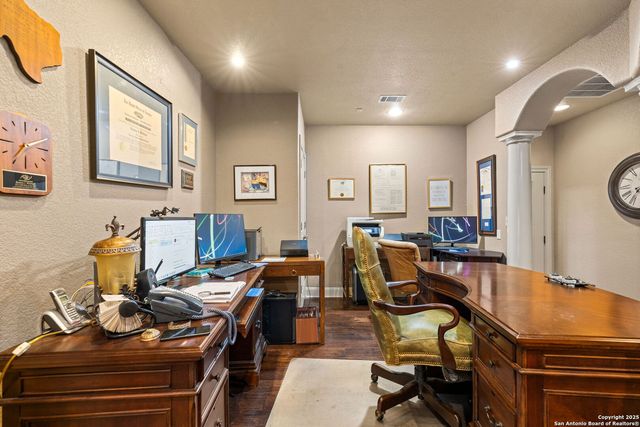 948 Cougar, Canyon Lake, TX 78133
