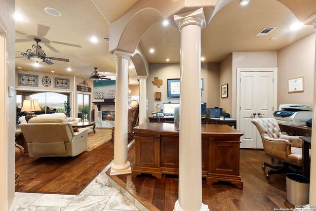 948 Cougar, Canyon Lake, TX 78133