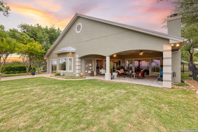 948 Cougar, Canyon Lake, TX 78133