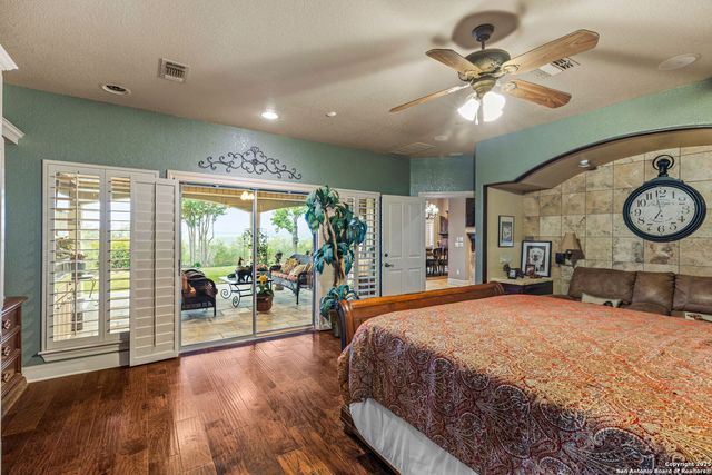 948 Cougar, Canyon Lake, TX 78133