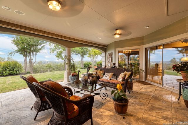 948 Cougar, Canyon Lake, TX 78133