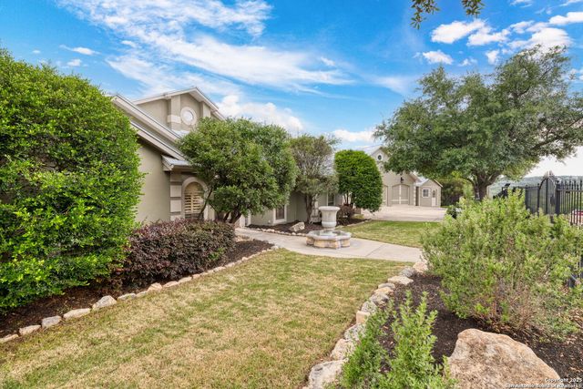 948 Cougar, Canyon Lake, TX 78133