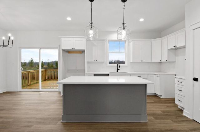 543 Scenic View Avenue, Valparaiso, IN 46385