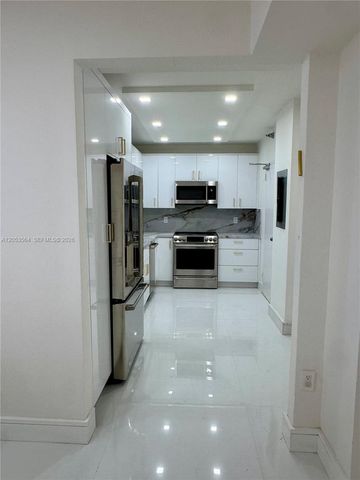 10185 Collins Avenue 606, Bal Harbour, FL 33154