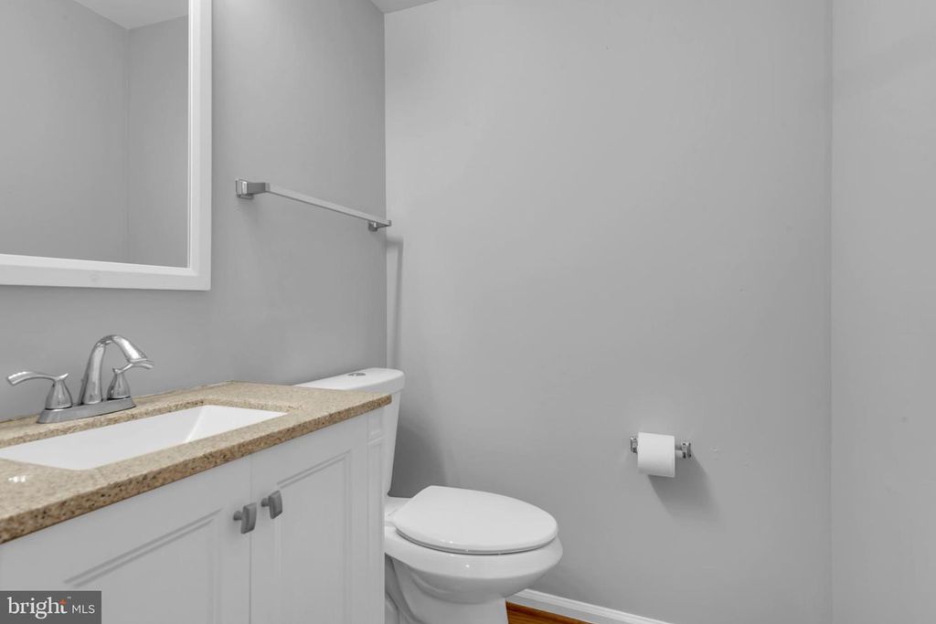 Image 8 of property listing at 12217 SWEETWOOD PL, Waldorf, MD 20602