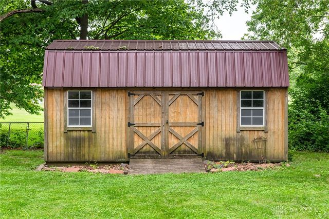 5049 W Enon Road, Fairborn, OH 45324