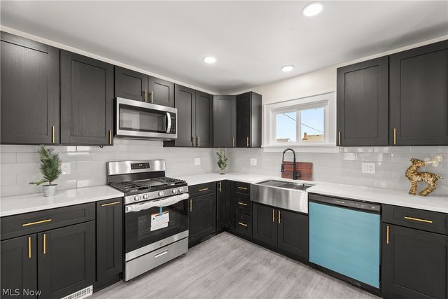 3018 Russell Avenue, Parma, OH 44134
