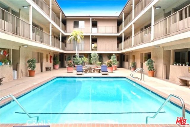 2501 W Redondo Beach Boulevard 242, Gardena, CA 90249