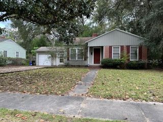 1118 NW 10TH AVENUE, Gainesville, FL 32601