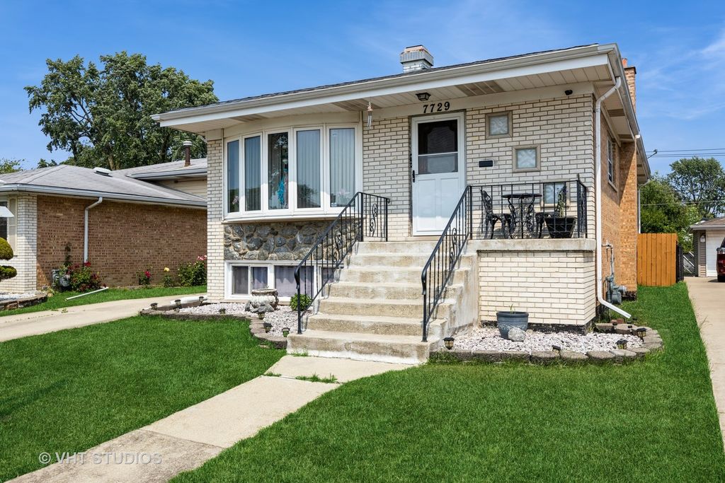 7729 Normandy Avenue, Burbank, IL 60459