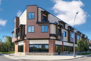 1760 E Auburn Road 202, Rochester Hills, MI 48307