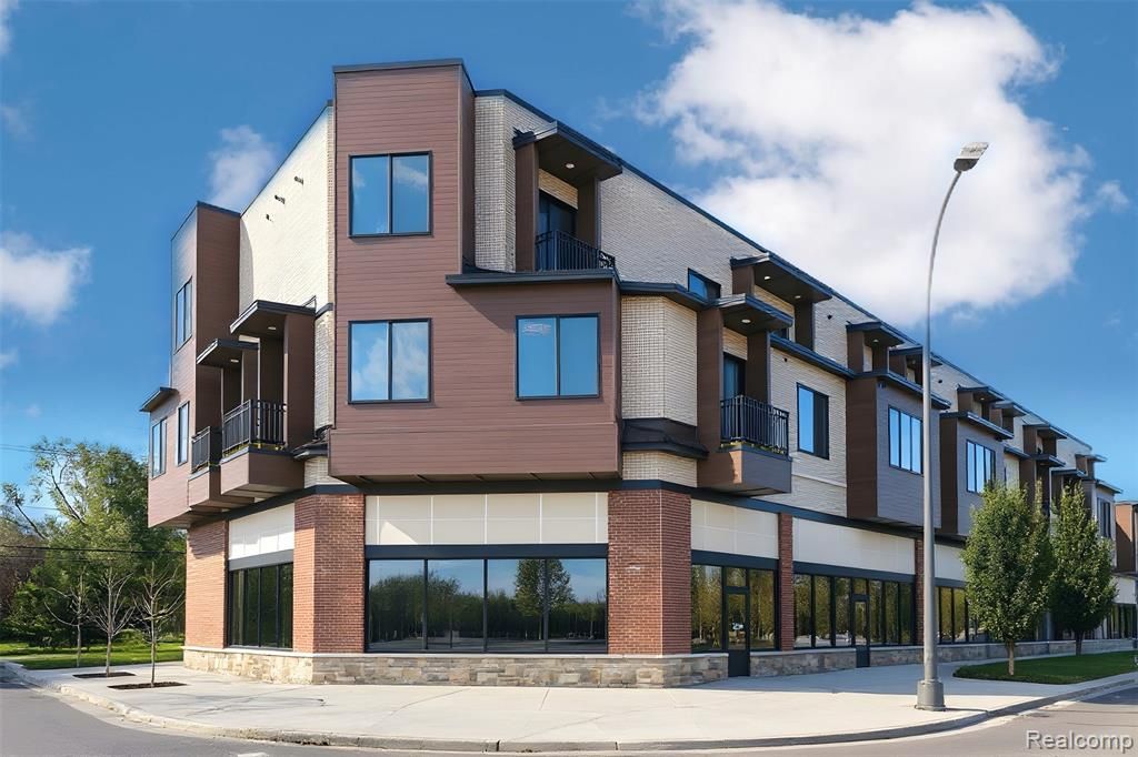 1760 E Auburn Road 202, Rochester Hills, MI 48307