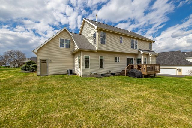 207 High Stone Cir, Henrietta, NY 14534