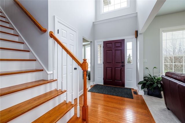 207 High Stone Cir, Henrietta, NY 14534