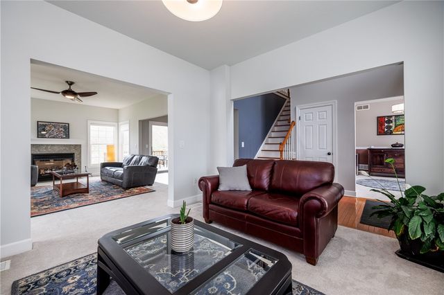 207 High Stone Cir, Henrietta, NY 14534