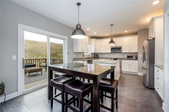 207 High Stone Cir, Henrietta, NY 14534