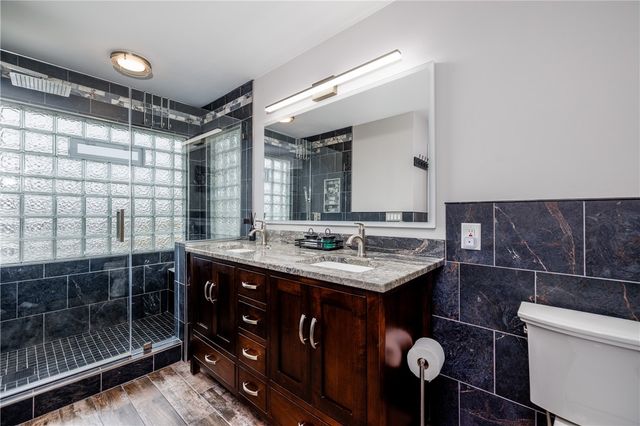 207 High Stone Cir, Henrietta, NY 14534