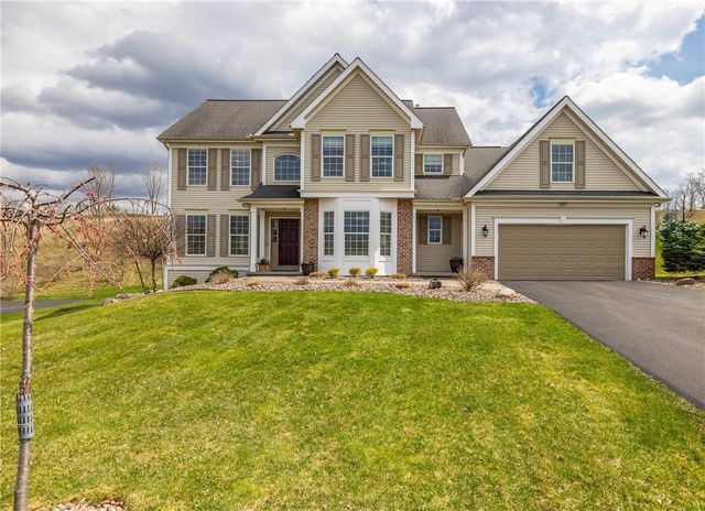 207 High Stone Cir, Henrietta, NY 14534