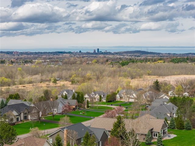 207 High Stone Cir, Henrietta, NY 14534