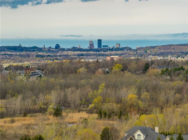 207 High Stone Cir, Henrietta, NY 14534